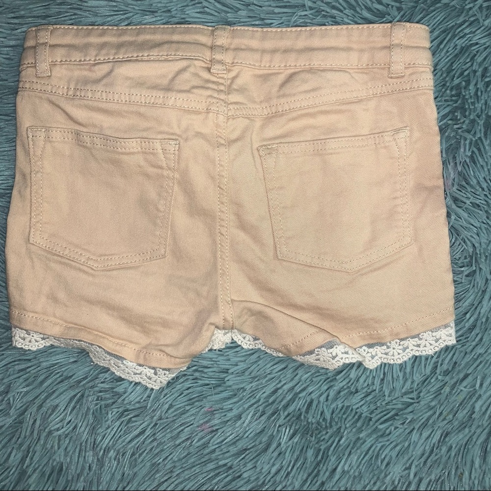 H&M Shorts - Picture 2 of 6